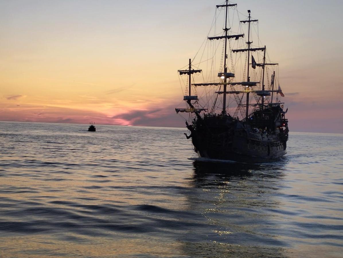 Pensjonat Victoria Ustka Buitenkant foto